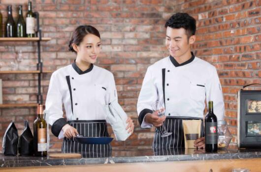 河南省工业学校学厨师有前途吗？