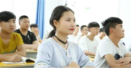 没有参加中考可以报名河南省工业学校吗？