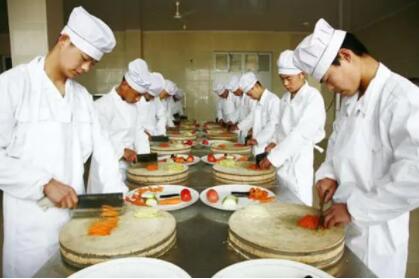 河南省工业学校有中餐烹饪专业吗？有厨师专业吗？